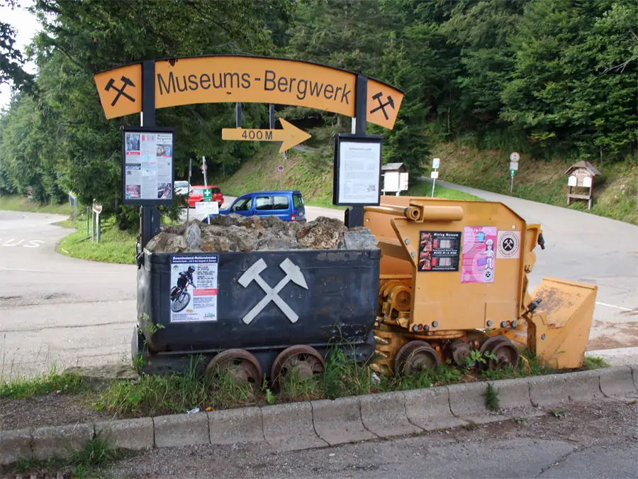 Schau ins Land - Hinweis auf das Museumsbergwerk