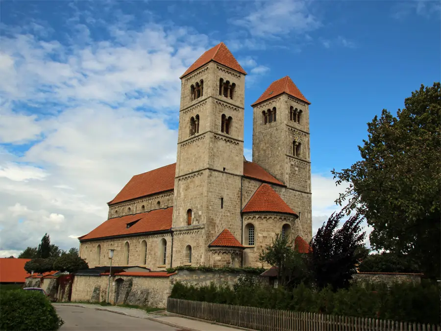  Basilika St. Michael in Altenstadt