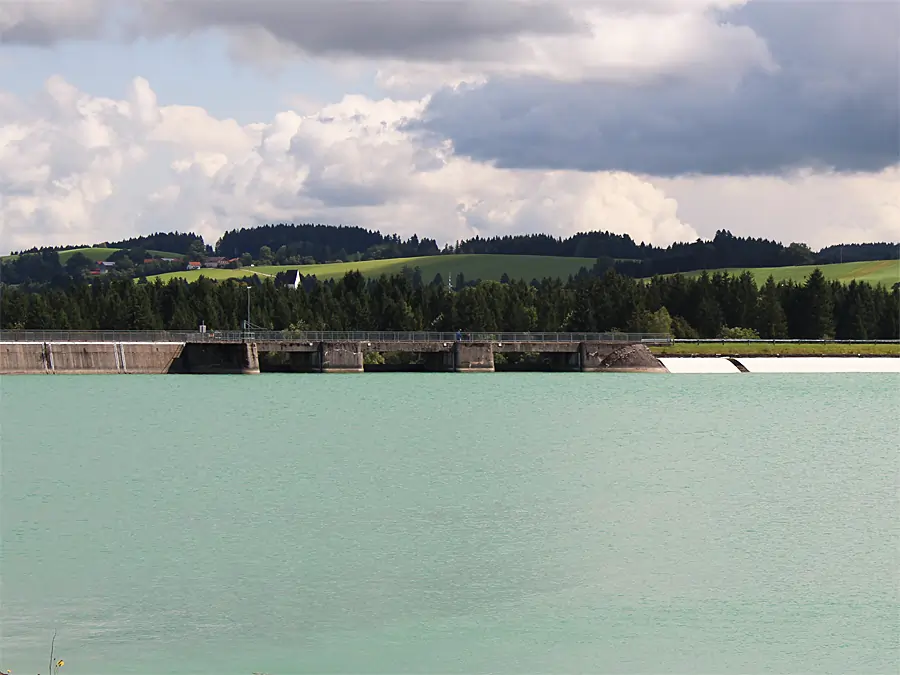 images/Bayern/Bilder/Forggensee-Staumauer.webp#joomlaImage://local-images/Bayern/Bilder/Forggensee-Staumauer.webp?width=900&height=675