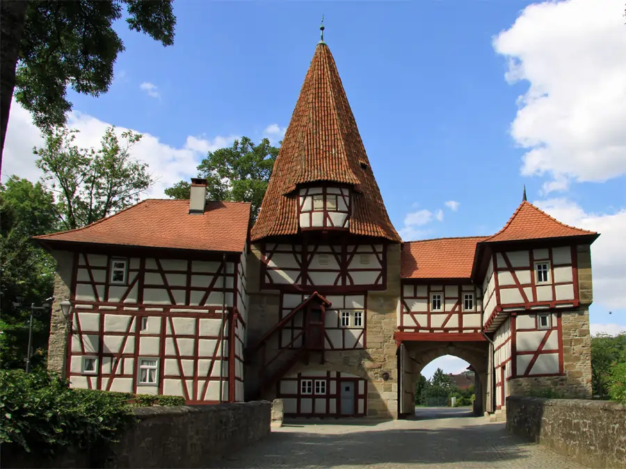 Rödelseer Tor in die Stadt Iphofen
