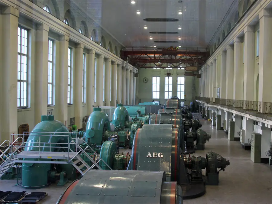 images/Bayern/Oberbayern/Walchensee-Energiehalle.webp#joomlaImage://local-images/Bayern/Oberbayern/Walchensee-Energiehalle.webp?width=900&height=675