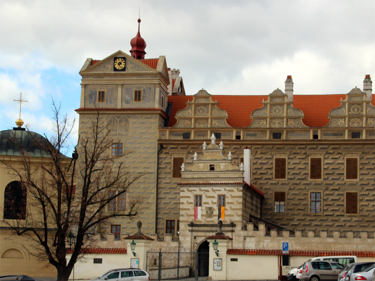 Schloss und Burg Petschau