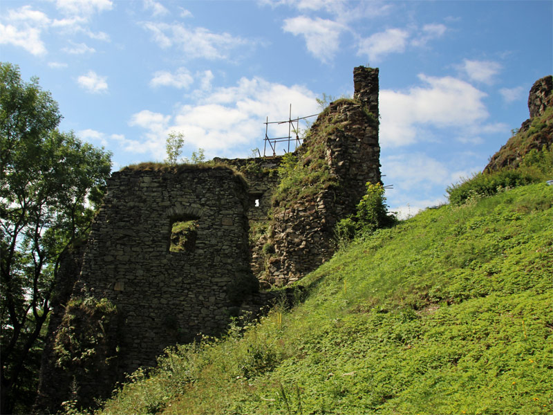 Hrad Tolštejn (Tollenstein) in Nordböhmen