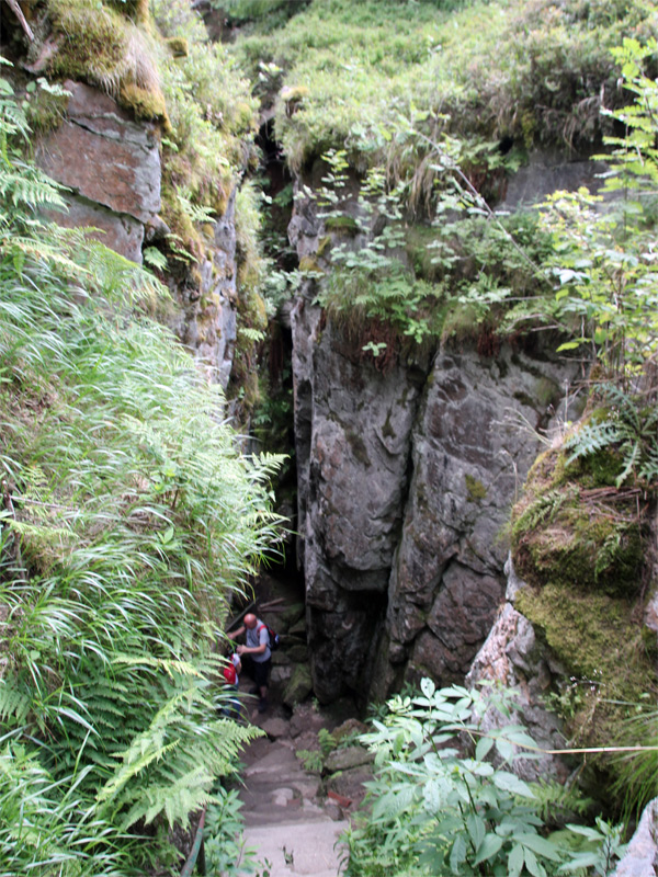 Weg im Felsenkessel der Eispinge