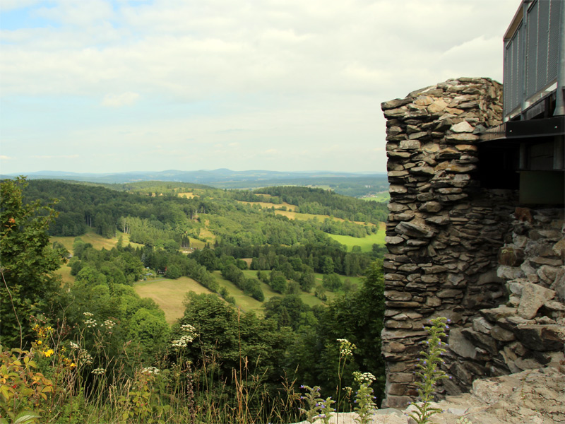 Aufgang zur Hrad Tolštejn (Burg Tollenstein) 