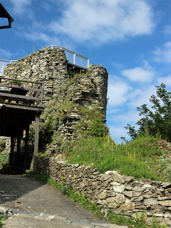 Aufgang zur Hrad Tolštejn (Burg Tollenstein) 