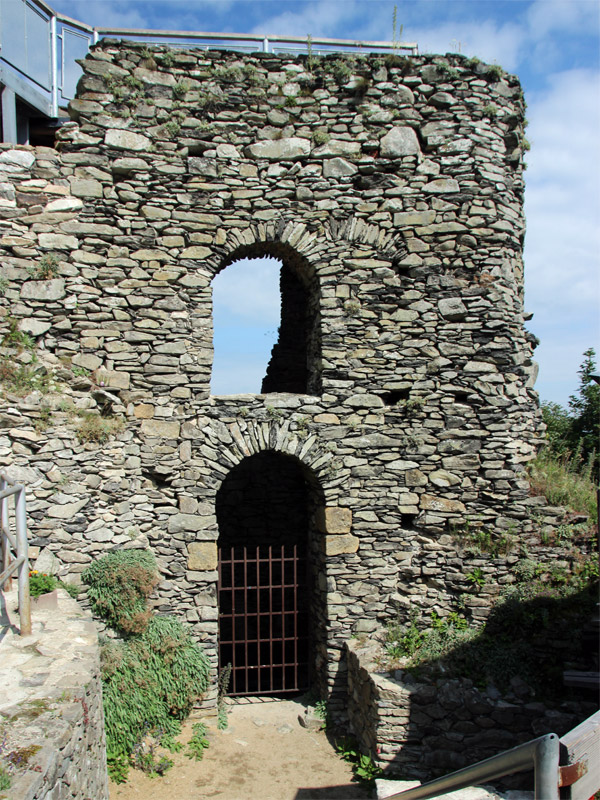 Aufgang zur Hrad Tolštejn (Burg Tollenstein) 