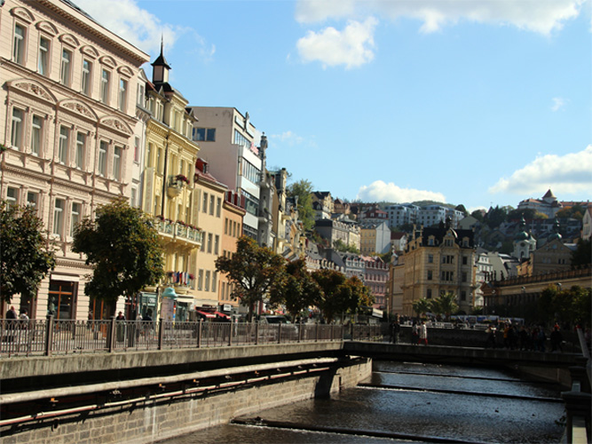 Karlsbad (Karlovy Vary) an der Eger