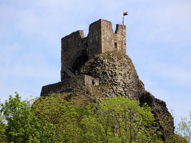 Hrad Trosky (Trosky) in Mittelböhmen