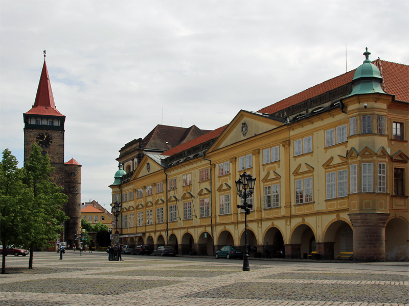 Wallensteinplatz mit Schloss