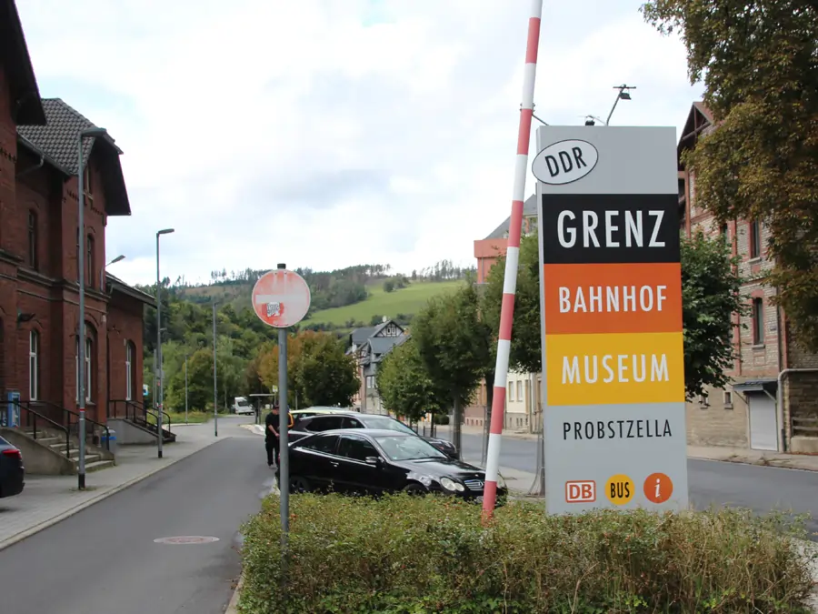 images/Grunes%20Band/Probstzella%20Bahnhof.webp#joomlaImage://local-images/Grunes Band/Probstzella Bahnhof.webp?width=900&height=675