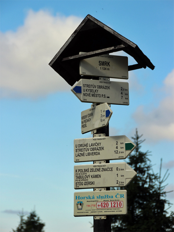 Wegweiser auf der Tafelfichte