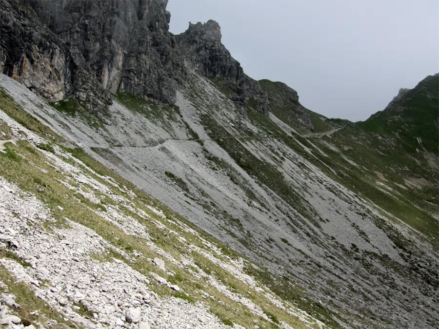 Weg bergan zur Kemptner Scharte