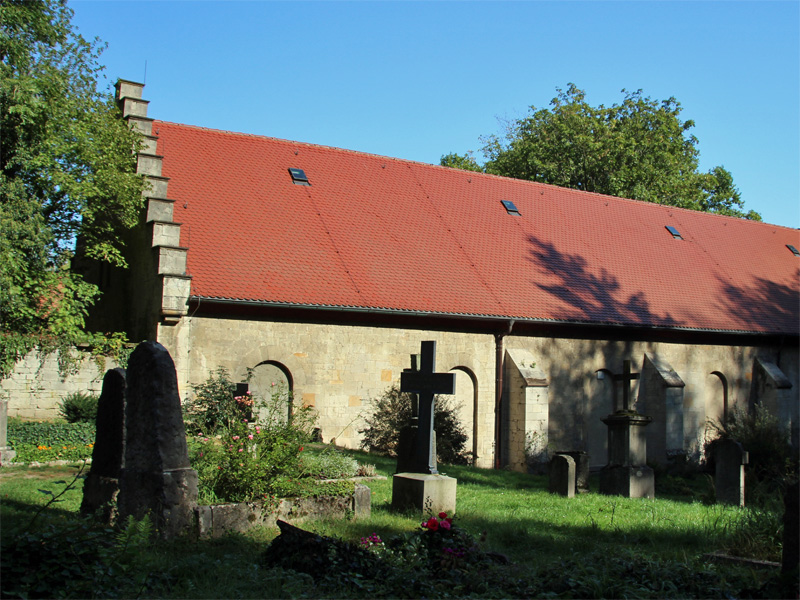 Friedhof mit Totenleuchte
