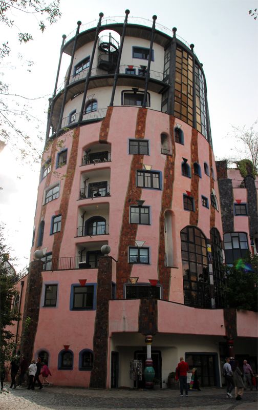 Grüne Zitadelle von Friedensreich Hundertwasser in Magdeburg