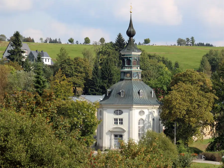 Achteckige Kirche in Carlsfeld