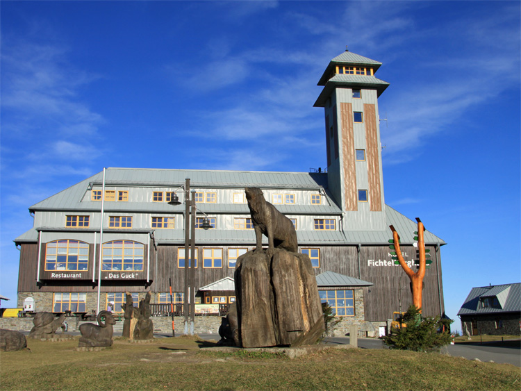 Fichtelberghaus auf dem höchsten Berg Sachsens