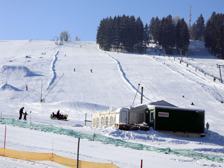 Holzhau im Winter im Erzgebirge