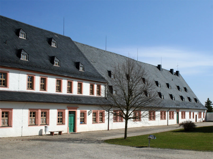 Gebäude des ehemaligen Dienstpersonals der Augustusburg