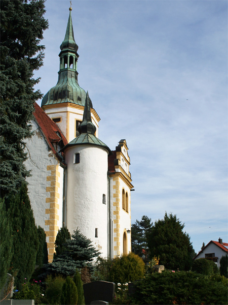Kirche im Ort Struppen