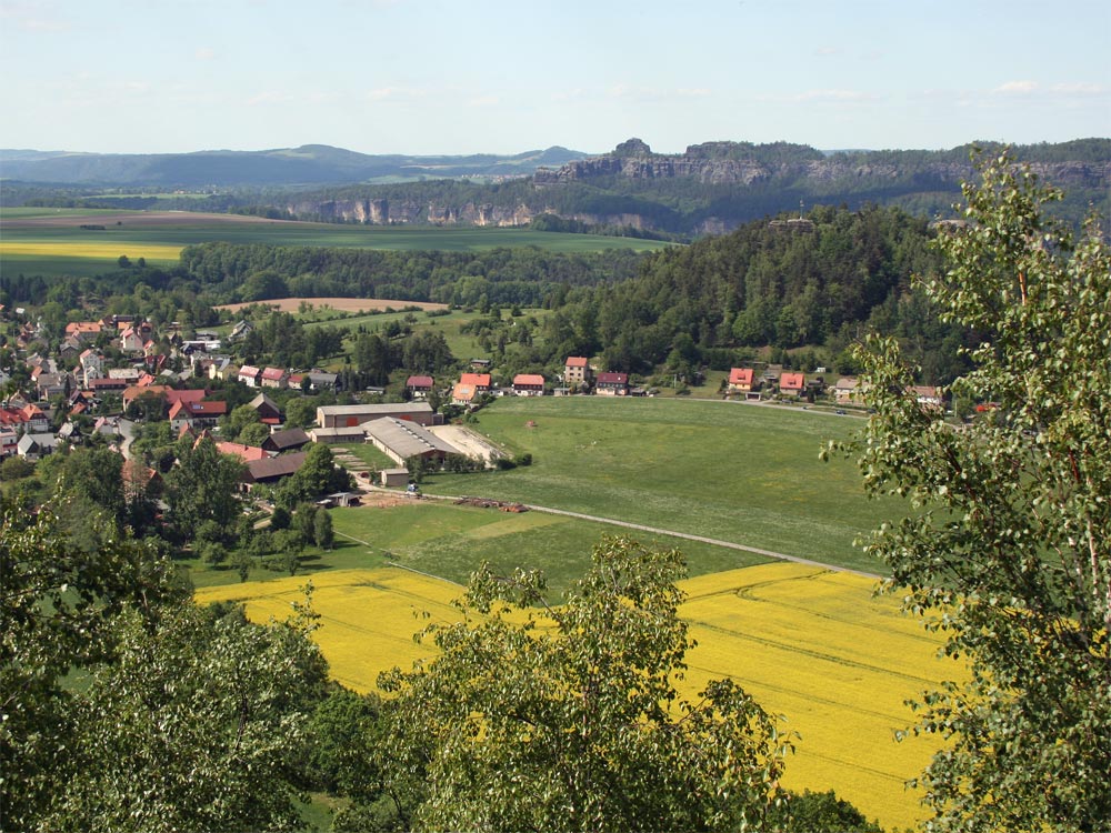 Blick von Schöna zuz den Schrammsteinen