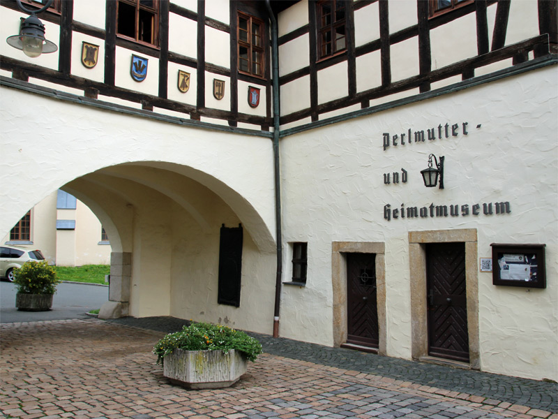 Perlmutter- und Heimatmuseum im Freiberger Tor (1778) in Adorf 