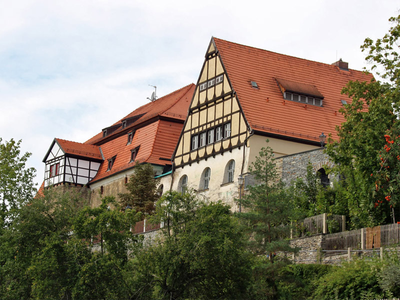 Malzhaus auf den Grundmauern der ehemaligen Burg errichtet.