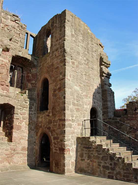 Aufgang zur Burg Hahnstein im Eichsfeld