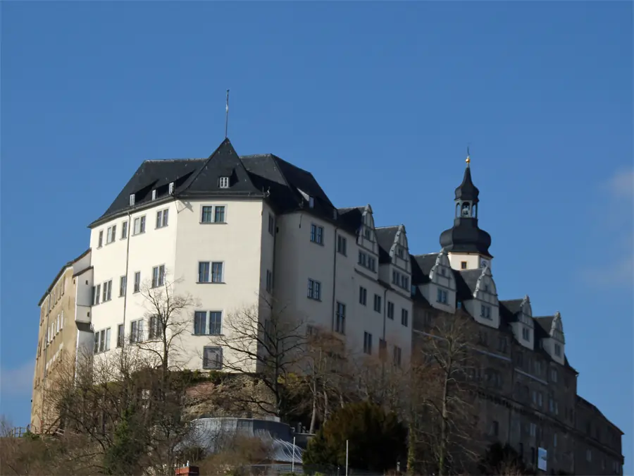 Wahrzeichen der Stadt Greiz ist das Obere Schloss