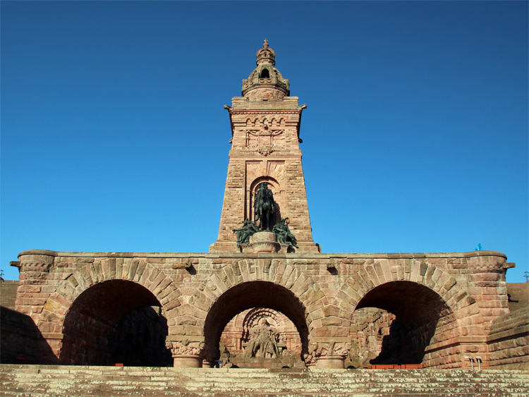 Burgruinen der Reichsburg Kyffhausen / Thüringen