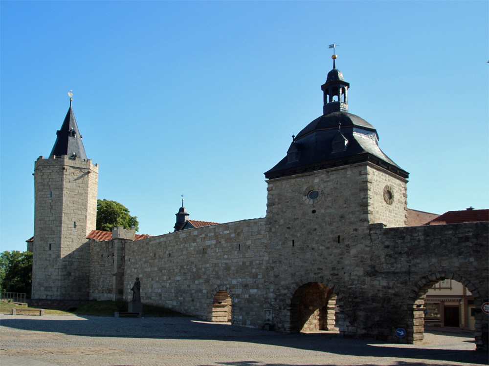 Stadtmauer mit Rabenturm in Mühlhausen