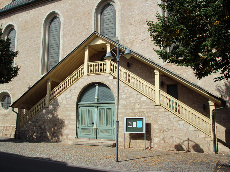 Eingang von der Trinitatiskirche in Sondershausen