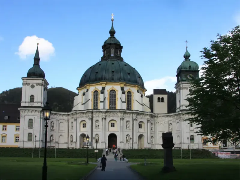 Kloster Ettal in den Ammergauer Alpen