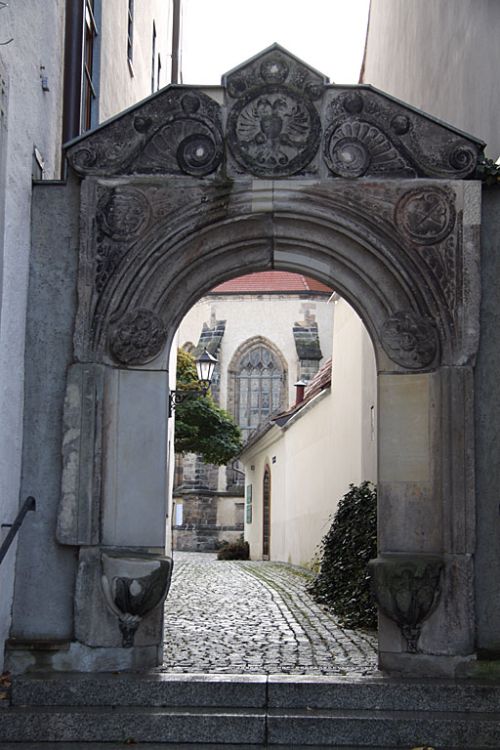 Renaissanceportal neben dem Rathaus