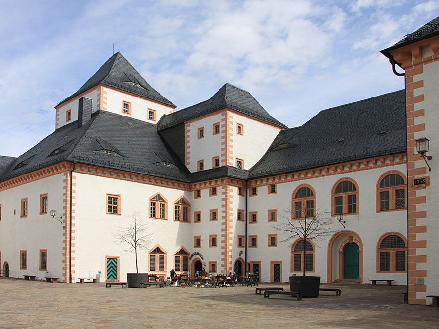 Im Innenhof der Augustusburg