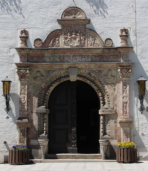 Eingangsportal vom Rathaus Marienberg