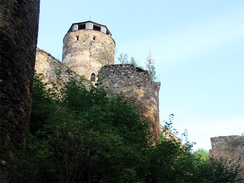Hrad Hasištejn (Burg Hassenstein) in Nordböhmen