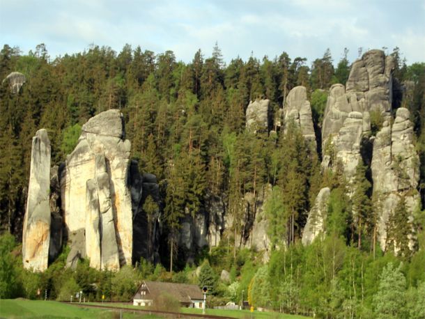 Felsgebiete im Braunauer Bergland in Ostböhmen