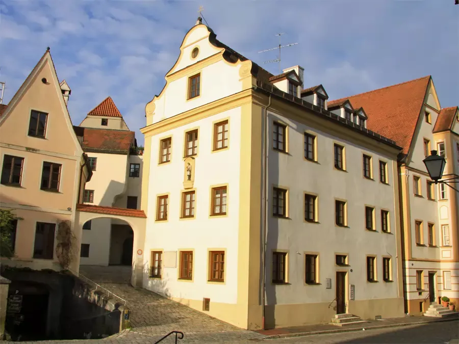 Eingang zum Residenzschloss Neuburg