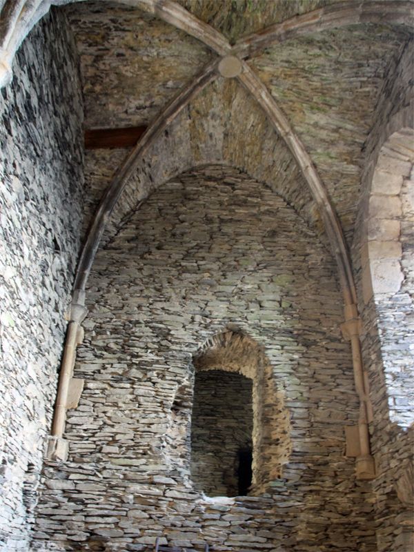Mauerwerk innen von der Burg Bösig / Hrad Bezděz 