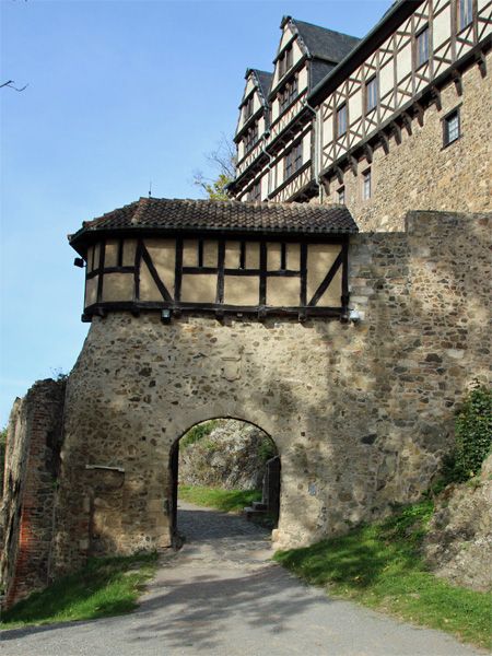 Eingang zur Burg Falkenstein