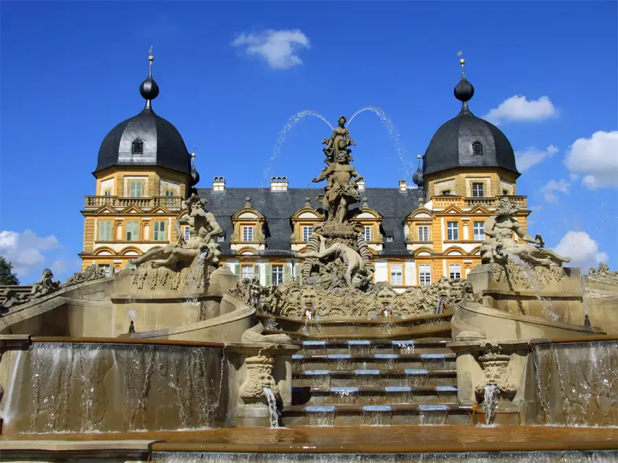 Wasserspiele in der Schlossanlage Seehof