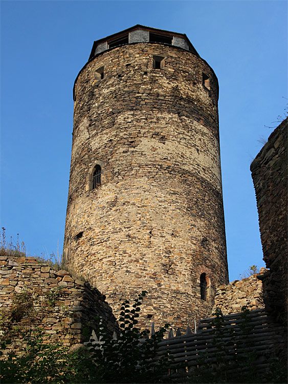 Turm vom Hrad Hasištejn (Burg Hassenstein)