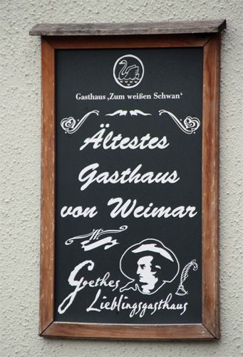 Infotafel vom Gasthaus Schwan in Weimar