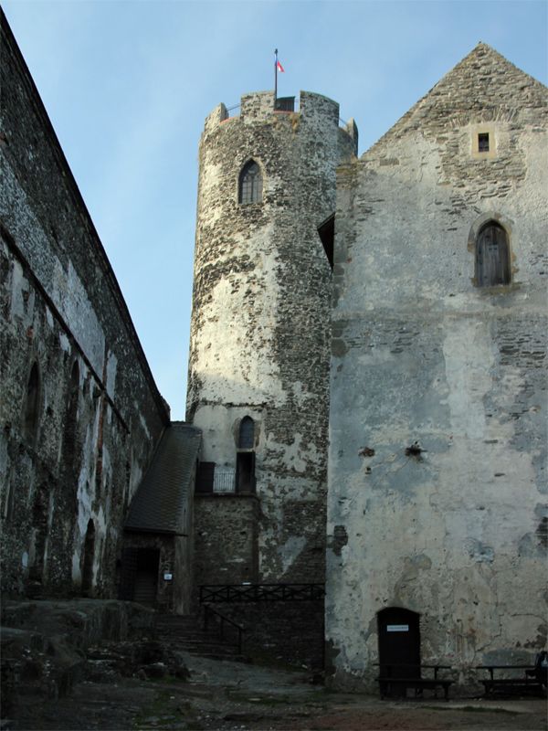 Burgruine Turm Bösig - Hrad Bezděz 