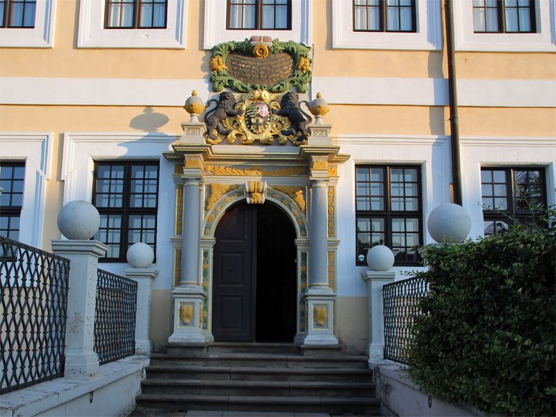 Eingang vom Schloss Delitzsch