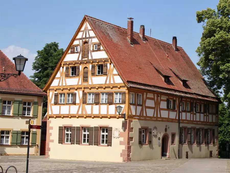 Gebäude der Lateinschule in Weißenburg im Fränkischen Seenland