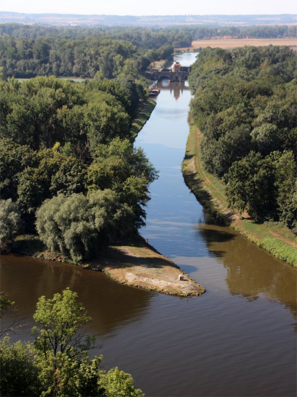 Mündung der Moldau in die Elbe (links)