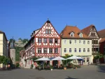 Stadt und Burg Karlstein im Fränkischen Weinland