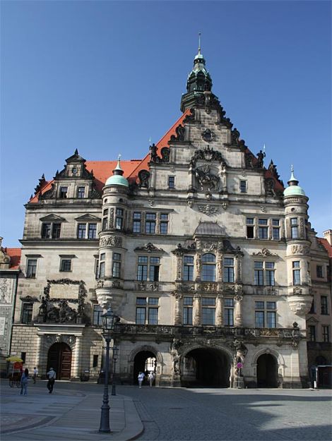  Georgenbau mit Tor in Dresden